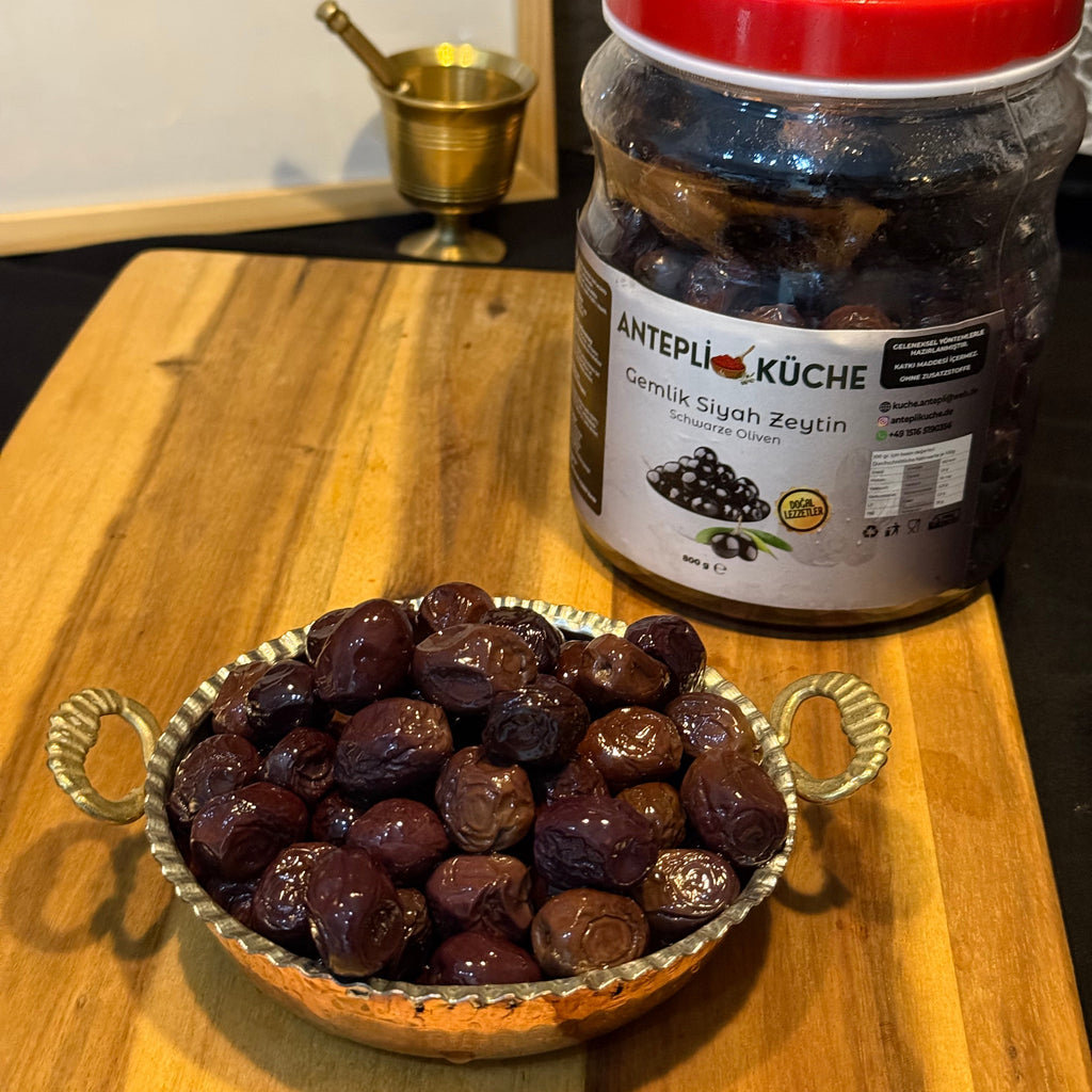 Gepresste schwarze Oliven 750 g