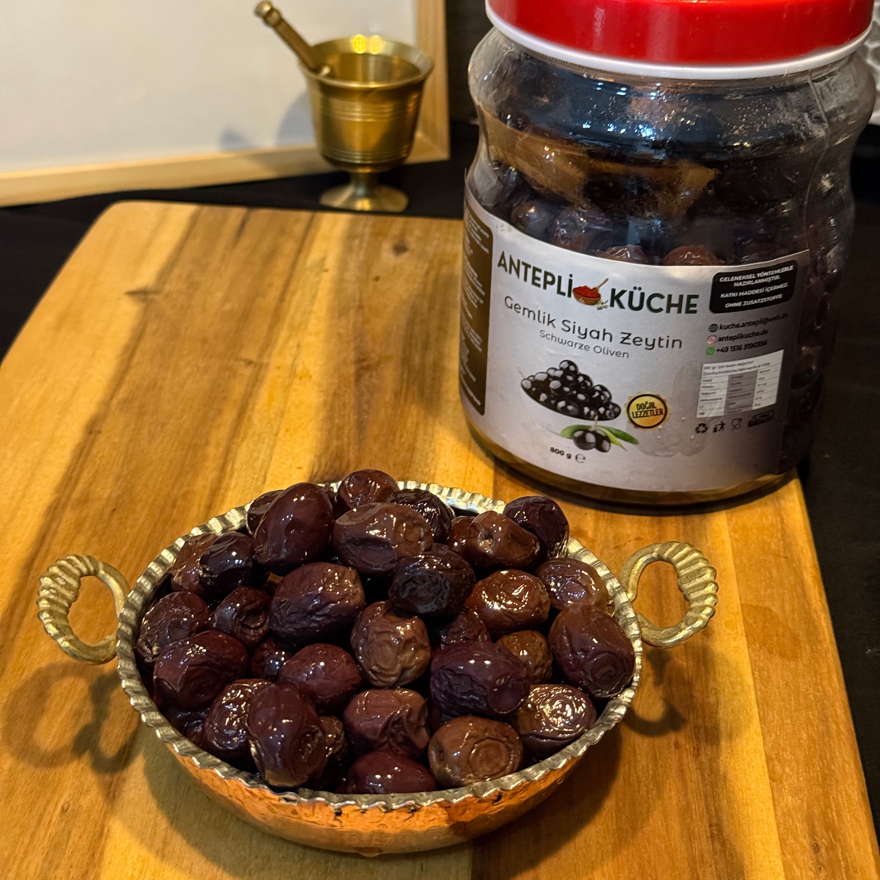 Gepresste schwarze Oliven 750 g